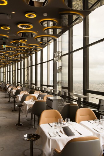 Ресторан Ciel de Paris на 56 этаже